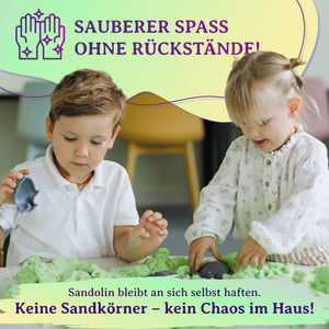 Kinder formen grünen Kinetischen Sand von Sandolin der kompakt bleibt und keine Rückstände auf Möbeln oder Kleidung hinterlässt
